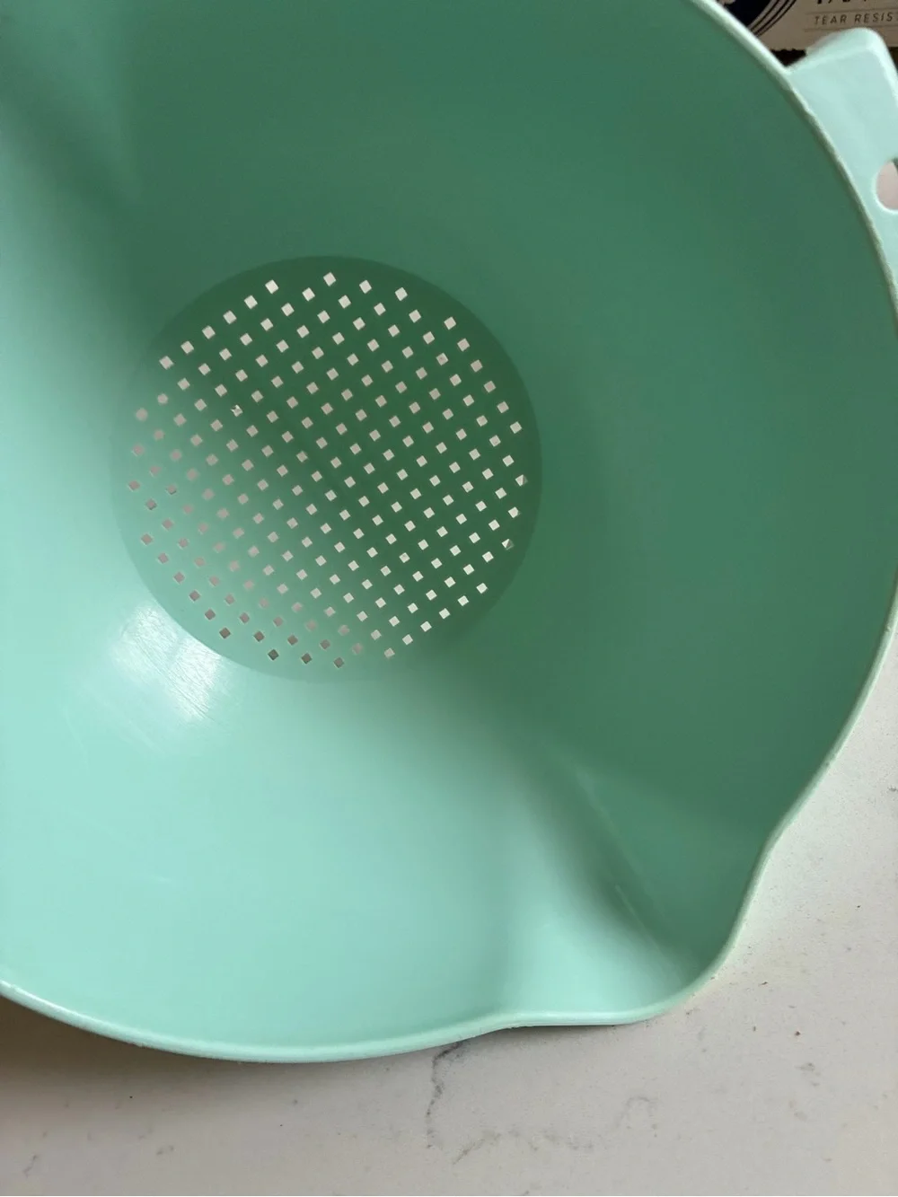 Tupperware Mint Green Plastic Strainer with Handle - Kitchen Colander